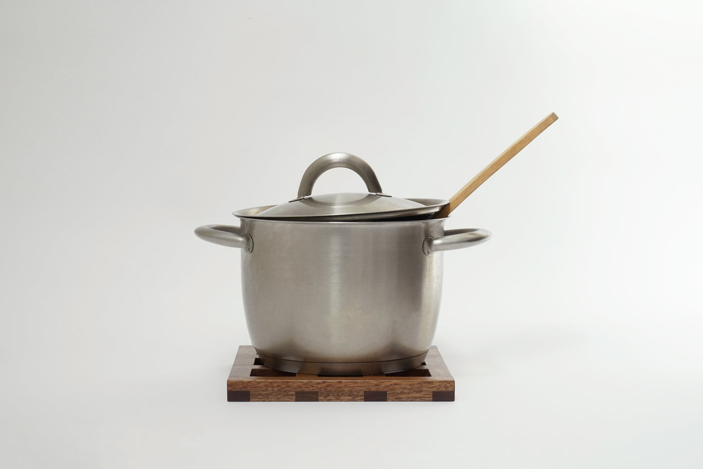 Trivet