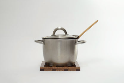 Trivet